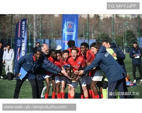 巴黎青训营管理层内部矛盾加剧多名核心成员选择离职或休假